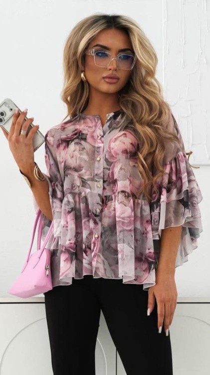 BLUZKA WIOSENNA KWIATY CIEMNE TŁO LA BLANCHE.jpg