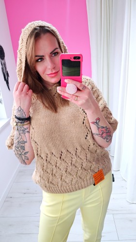 AŻUROWY SWETER KARMELOWY KRÓTKI RĘKAW MINOUU.jpg