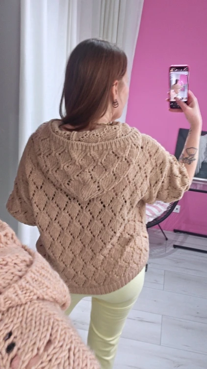 KARMELOWY SWETER AŻUROWY MINOUU.jpg