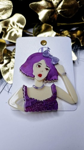 BROSZKA LALKA FIOLET.jpg