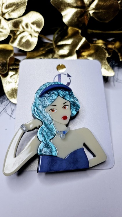 BROSZKA LALA NIEBIESKA.jpg