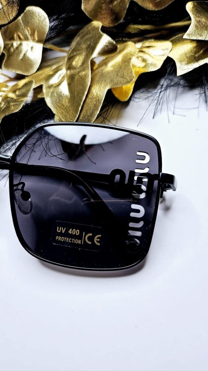 CZARNE OKULARY MIO MIO.jpg