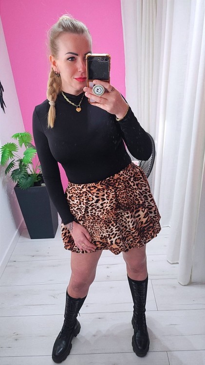 SPÓDNICO SPODNIE PANTERKA.jpg